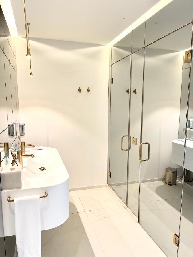 Luxury Suites & Apartments Mondrian Market Square II Варшава Экстерьер фото
