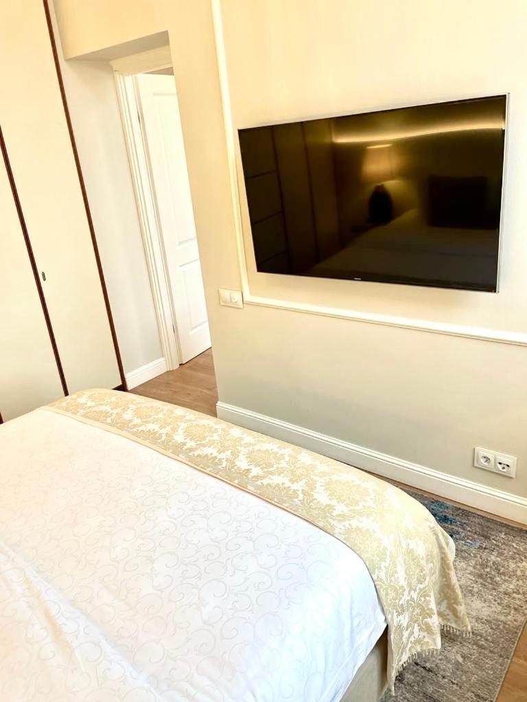 Luxury Suites & Apartments Mondrian Market Square II Варшава Номер фото